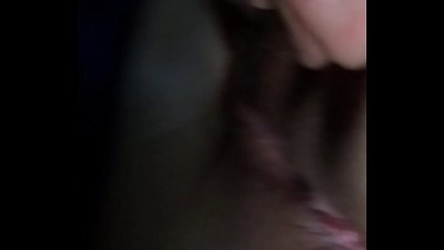 Tare da wata budurwa a cikin mota